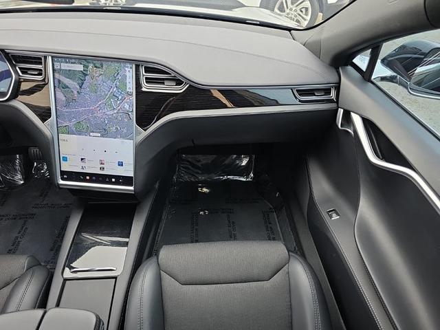 Photo of 2017 Solid Black Tesla Model S