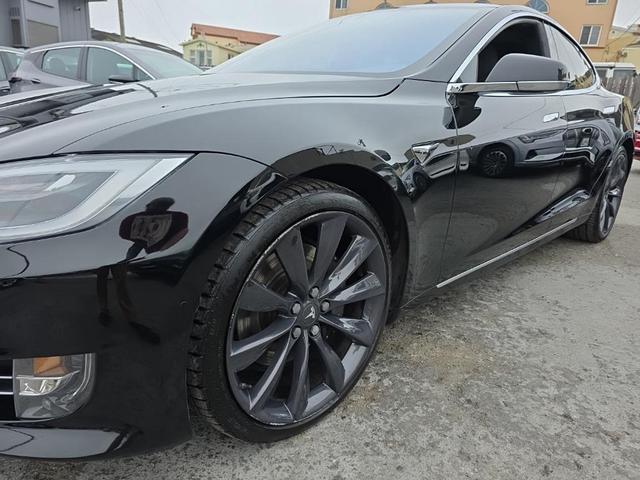 Photo of 2017 Solid Black Tesla Model S