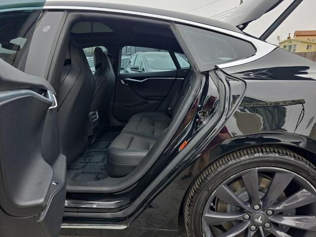Photo of 2017 Solid Black Tesla Model S
