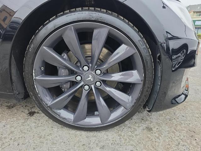 Photo of 2017 Solid Black Tesla Model S