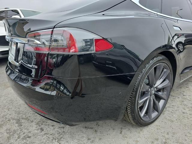 Photo of 2017 Solid Black Tesla Model S