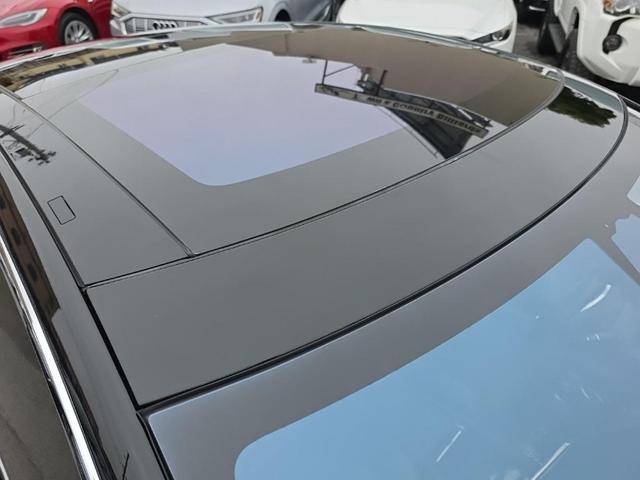 Photo of 2017 Solid Black Tesla Model S