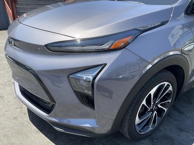 Photo of 2023 Gray Ghost Metallic Chevrolet Bolt EUV