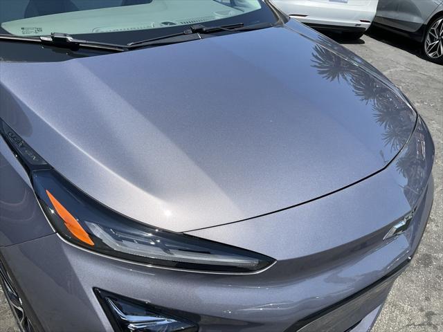 Photo of 2023 Gray Ghost Metallic Chevrolet Bolt EUV