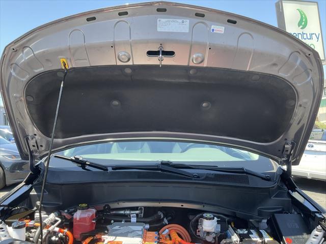 Photo of 2023 Gray Ghost Metallic Chevrolet Bolt EUV