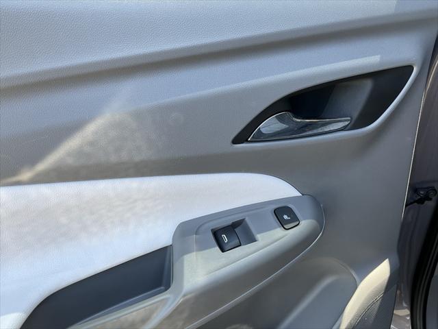 Photo of 2023 Gray Ghost Metallic Chevrolet Bolt EUV