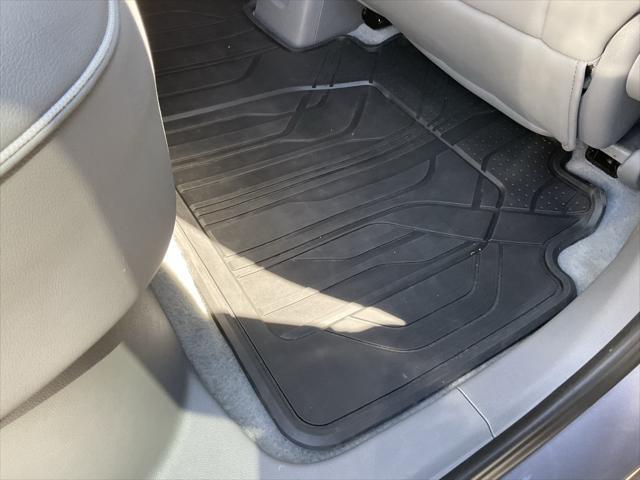 Photo of 2023 Gray Ghost Metallic Chevrolet Bolt EUV