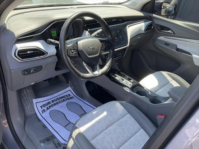 Photo of 2023 Gray Ghost Metallic Chevrolet Bolt EUV