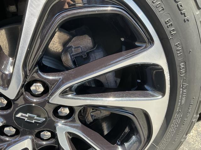 Photo of 2023 Gray Ghost Metallic Chevrolet Bolt EUV