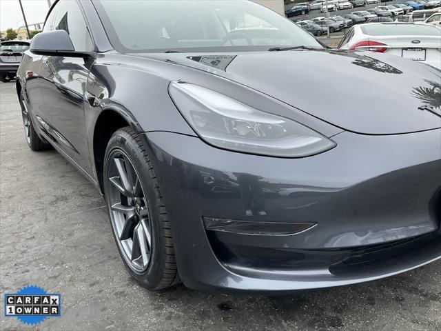 Photo of 2023 Midnight Silver Metallic Tesla Model 3