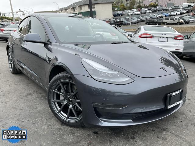 Photo of 2023 Midnight Silver Metallic Tesla Model 3