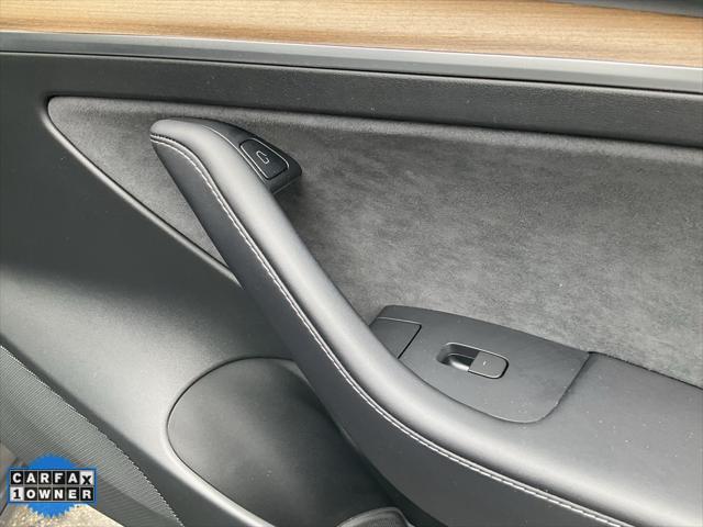 Photo of 2023 Midnight Silver Metallic Tesla Model 3