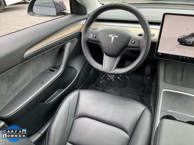 Photo of 2023 Midnight Silver Metallic Tesla Model 3