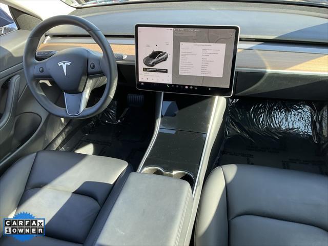 Photo of 2020 Midnight Silver Metallic Tesla Model 3