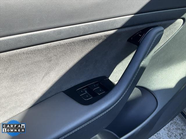 Photo of 2020 Midnight Silver Metallic Tesla Model 3