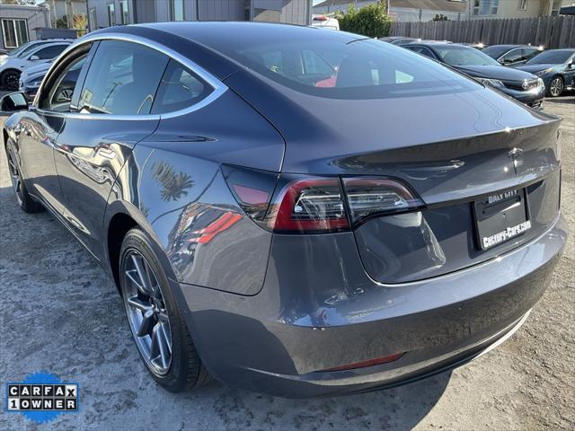 Photo of 2020 Midnight Silver Metallic Tesla Model 3