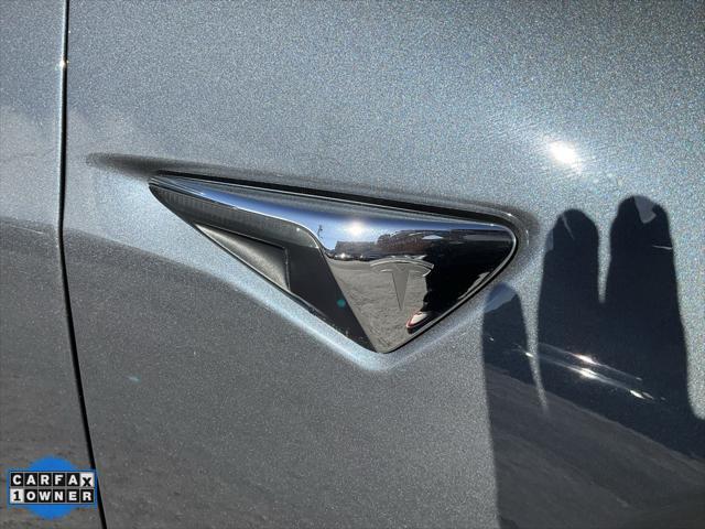 Photo of 2020 Midnight Silver Metallic Tesla Model 3