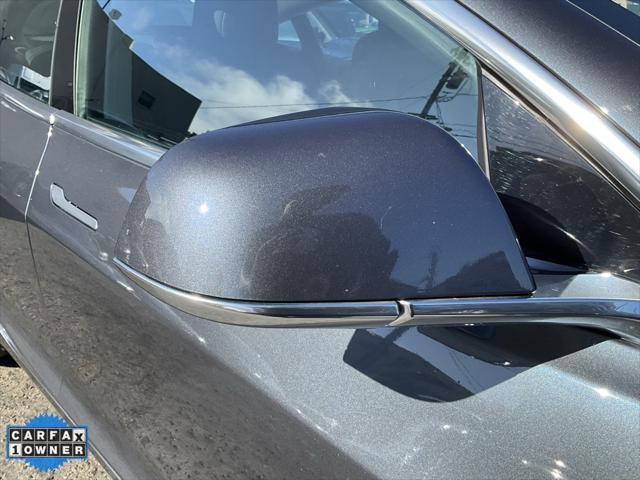 Photo of 2020 Midnight Silver Metallic Tesla Model 3