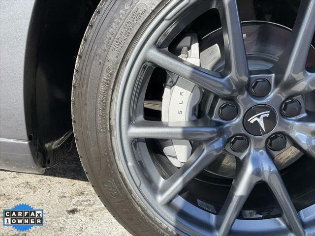 Photo of 2020 Midnight Silver Metallic Tesla Model 3