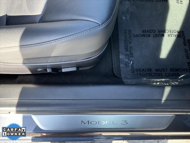 Photo of 2020 Midnight Silver Metallic Tesla Model 3
