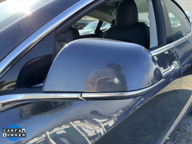Photo of 2020 Midnight Silver Metallic Tesla Model 3