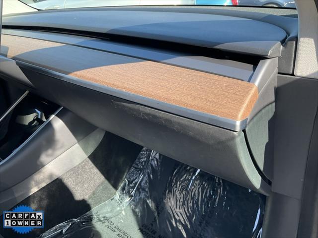 Photo of 2020 Midnight Silver Metallic Tesla Model 3