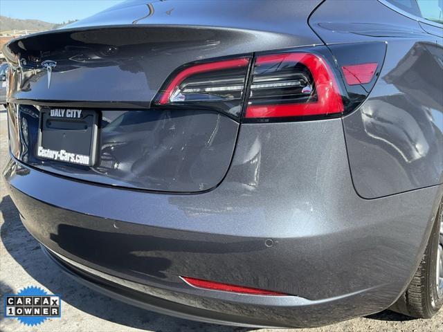 Photo of 2020 Midnight Silver Metallic Tesla Model 3