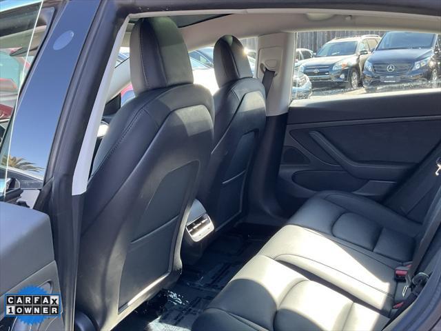 Photo of 2020 Midnight Silver Metallic Tesla Model 3