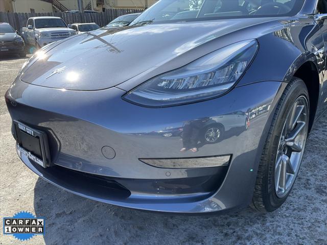 Photo of 2020 Midnight Silver Metallic Tesla Model 3