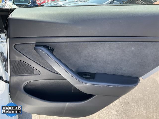 Photo of 2019 Pearl White Multi-Coat Tesla Model 3