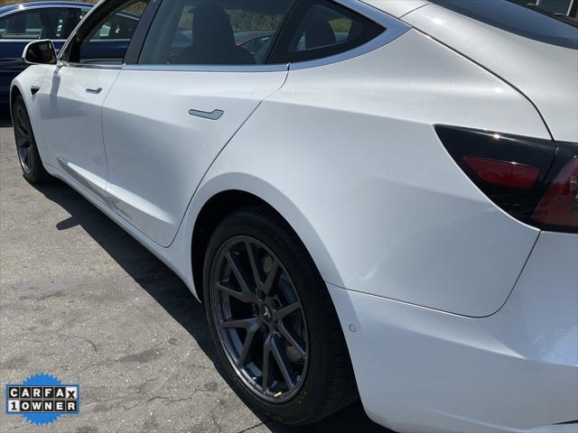 Photo of 2019 Pearl White Multi-Coat Tesla Model 3