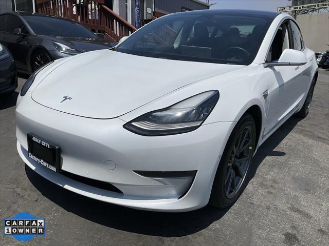Photo of 2019 Pearl White Multi-Coat Tesla Model 3