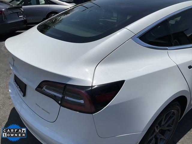 Photo of 2019 Pearl White Multi-Coat Tesla Model 3