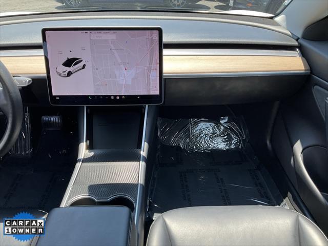 Photo of 2019 Pearl White Multi-Coat Tesla Model 3