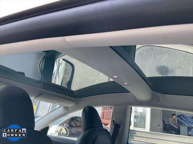 Photo of 2019 Pearl White Multi-Coat Tesla Model 3