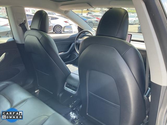 Photo of 2019 Pearl White Multi-Coat Tesla Model 3