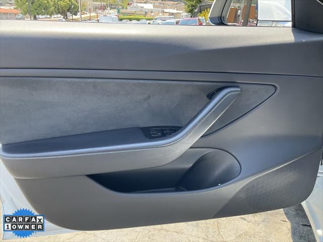 Photo of 2019 Pearl White Multi-Coat Tesla Model 3