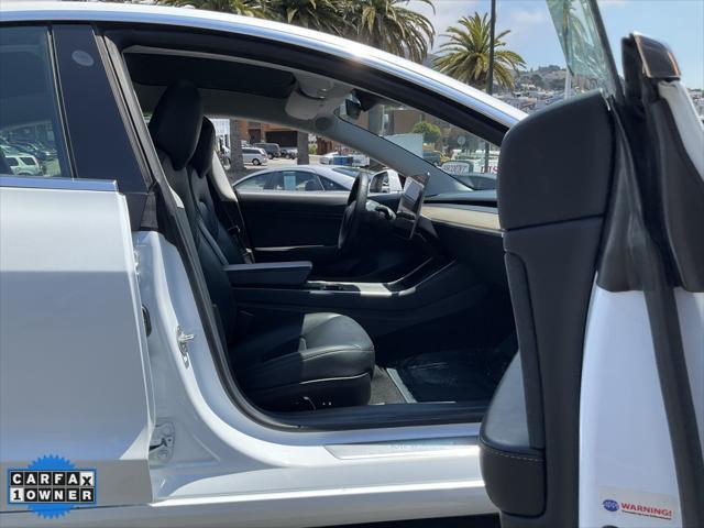 Photo of 2019 Pearl White Multi-Coat Tesla Model 3