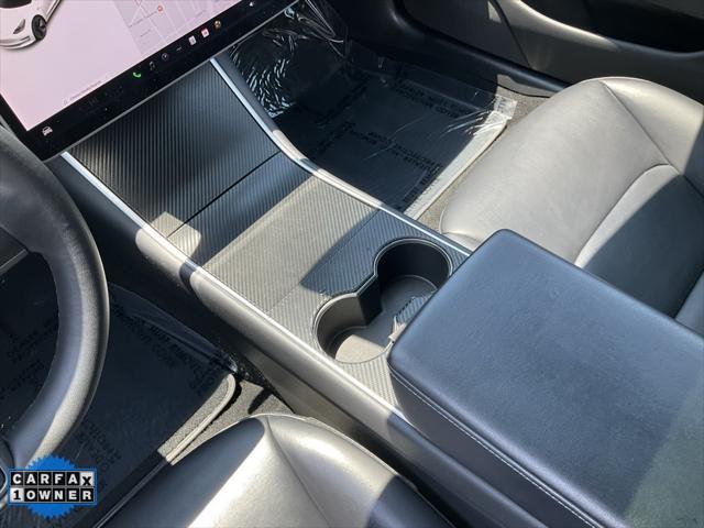 Photo of 2019 Pearl White Multi-Coat Tesla Model 3