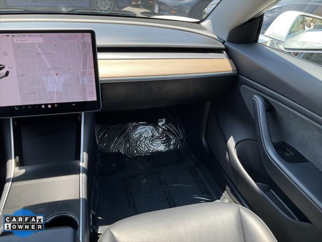 Photo of 2019 Pearl White Multi-Coat Tesla Model 3