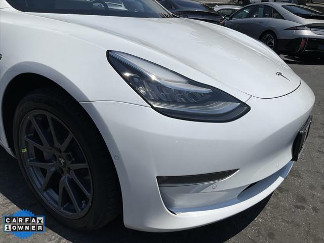 Photo of 2019 Pearl White Multi-Coat Tesla Model 3