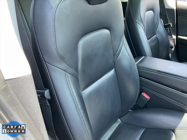 Photo of 2019 Pearl White Multi-Coat Tesla Model 3