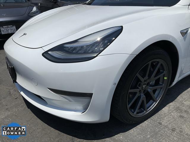 Photo of 2019 Pearl White Multi-Coat Tesla Model 3