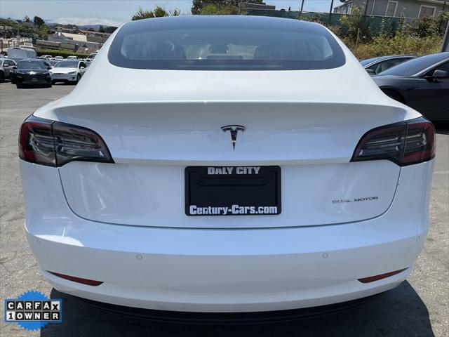 Photo of 2019 Pearl White Multi-Coat Tesla Model 3