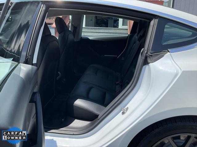 Photo of 2019 Pearl White Multi-Coat Tesla Model 3