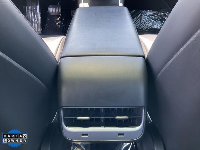 Photo of 2019 Pearl White Multi-Coat Tesla Model 3