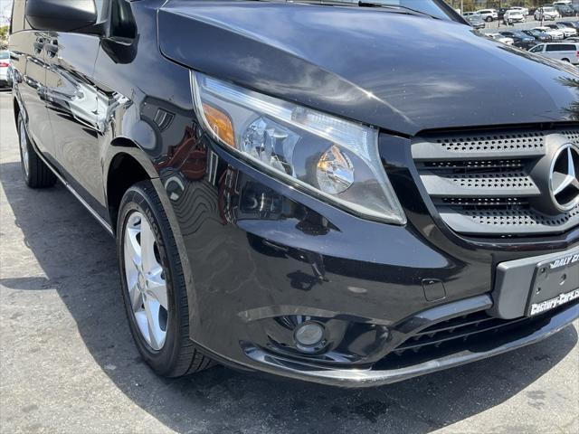 Photo of 2016 Obsidian Black Metallic Mercedes-Benz Metris