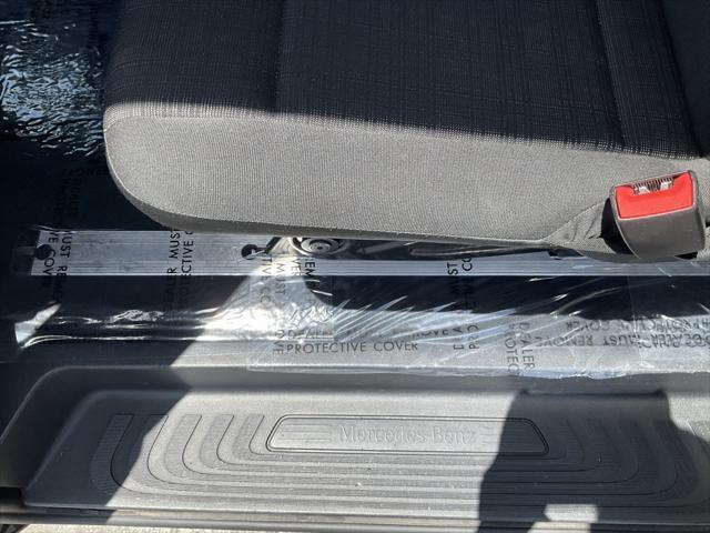 Photo of 2016 Obsidian Black Metallic Mercedes-Benz Metris
