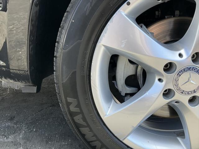 Photo of 2016 Obsidian Black Metallic Mercedes-Benz Metris