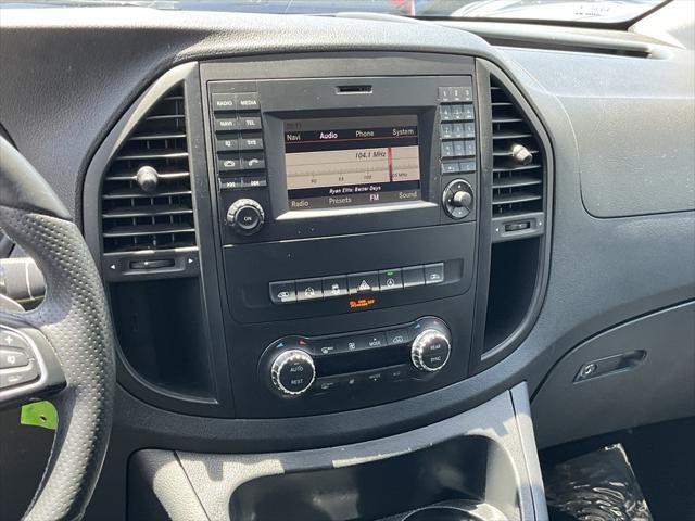 Photo of 2016 Obsidian Black Metallic Mercedes-Benz Metris